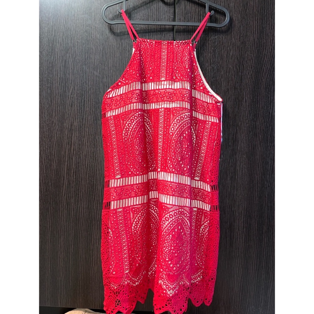 FRANCESCA’S RED AND BEIGE EMBROIDERED DRESS SIZE M